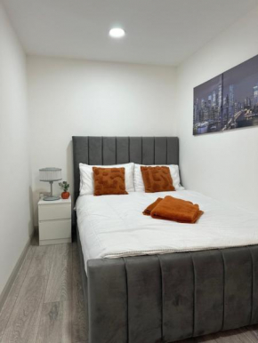 New build cozy studio flat in Central London!!4